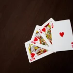 Comece a jogar poker online e descubra o universo das estratégias