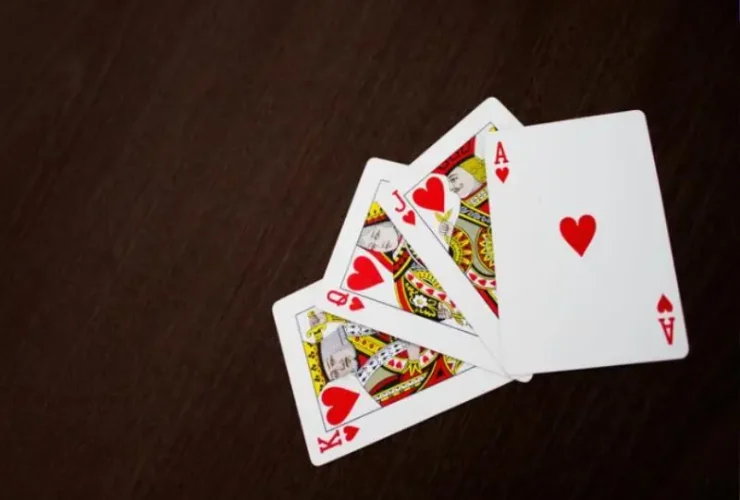 Comece a jogar poker online e descubra o universo das estratégias